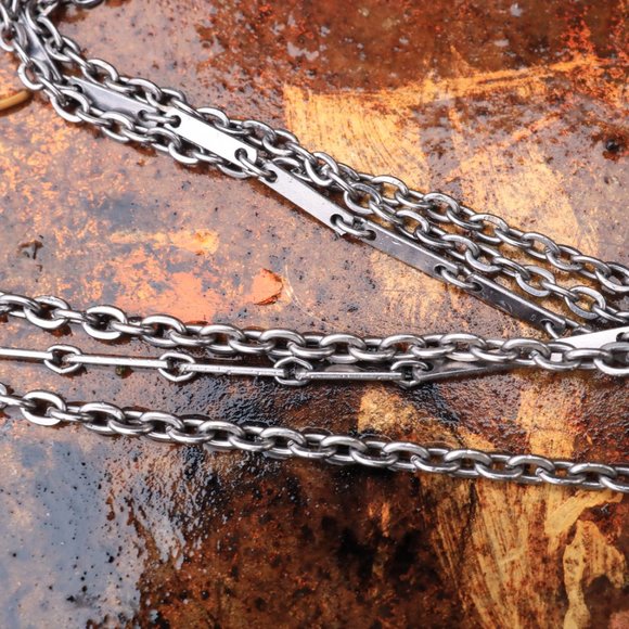 Vintage Multi 8 strand silver necklace with leaf clasp - Picture 6 of 7